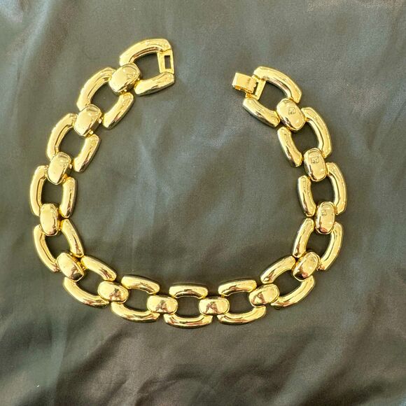 Gold Tone Chunky Oversized Chain Link Fashion Necklace - Picture 2 of 6